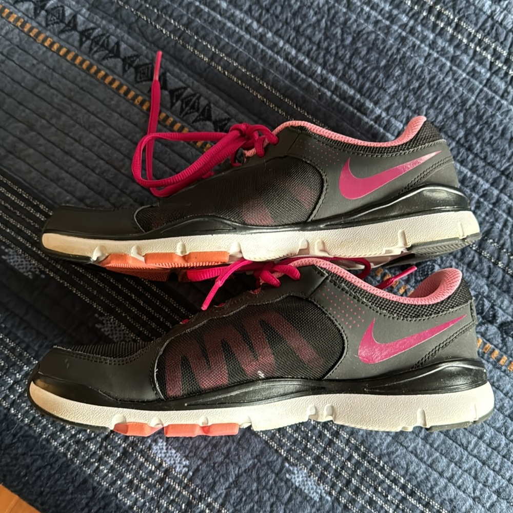 Nike Flex Trainers. Size 8.5 Good Preloved Condition - Picture 3 of 10